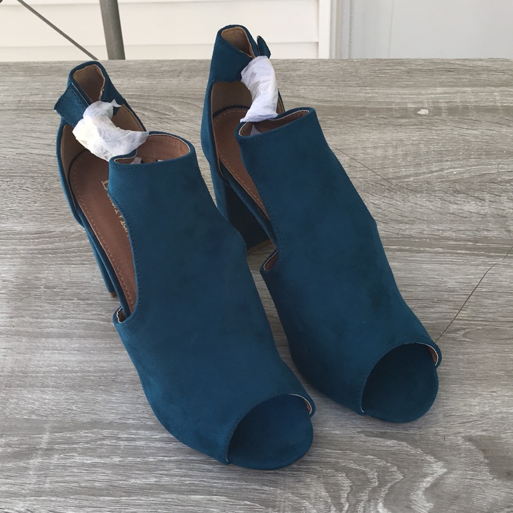 Bella Marie Shirley Style Shoes Size 8.5 (Brand New) - Picture 2 of 15